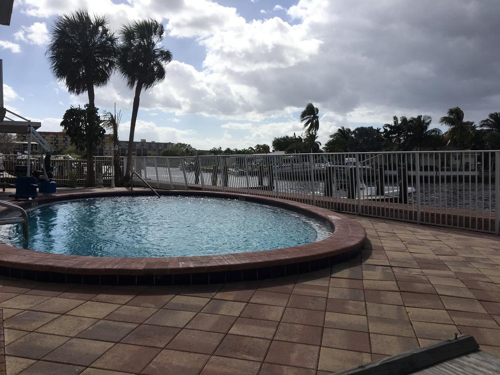 Executive Economy Lodge Pompano Beach Esterno foto