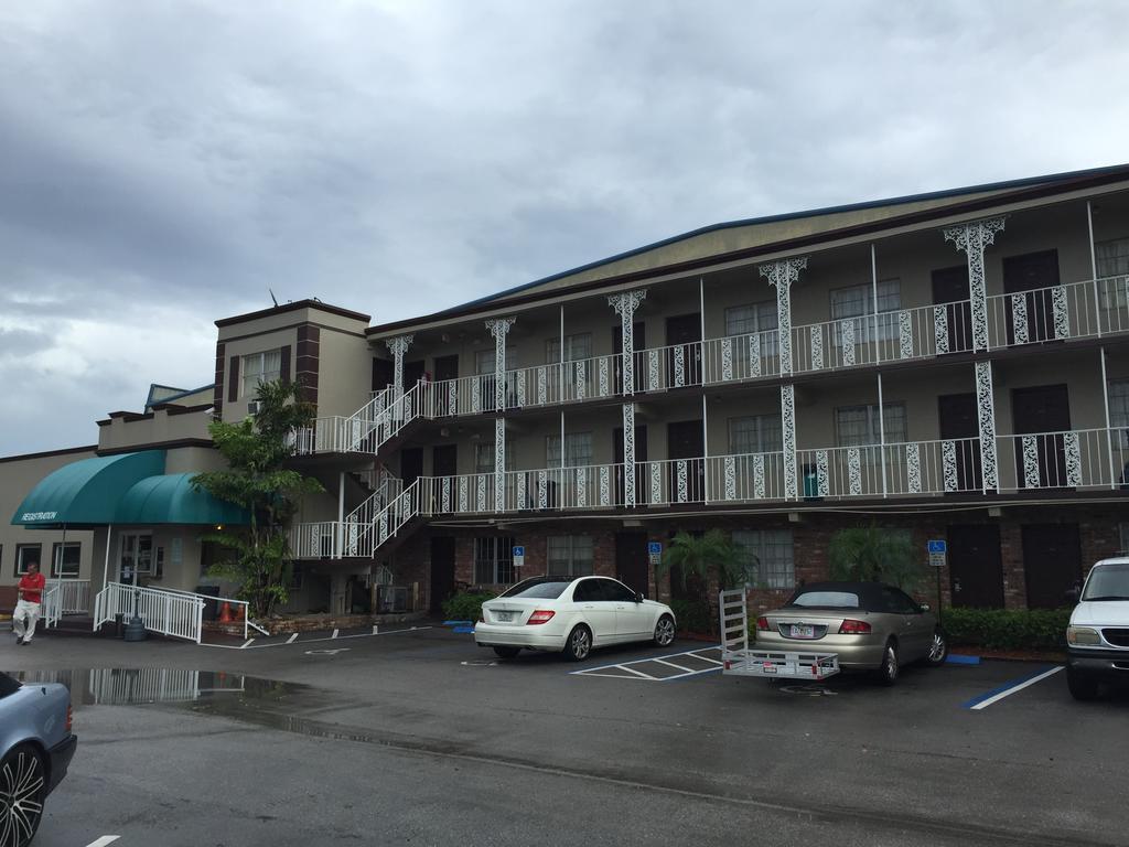 Executive Economy Lodge Pompano Beach Esterno foto