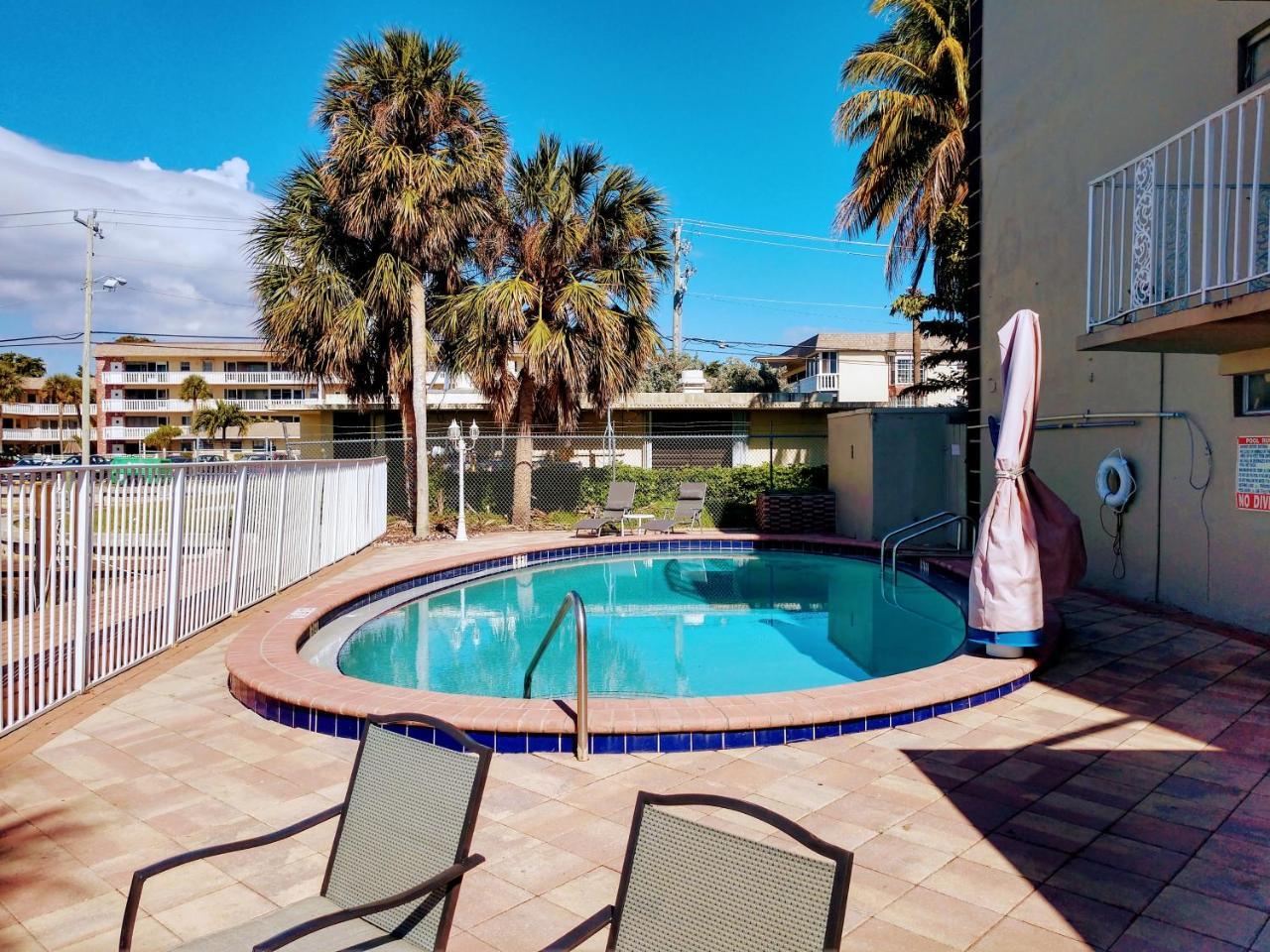 Executive Economy Lodge Pompano Beach Esterno foto